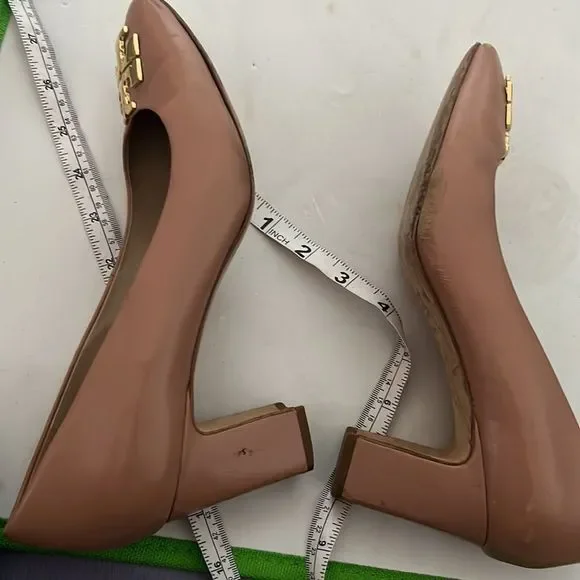 Tory Burch Blush Oak Raleigh Pump runway gold logo dress shoes rare heels - Picture 11 of 11